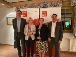 Ehrengast Arif Taşdelen (Generalsekretär der BayernSPD und MdL), Claudia Bensing (Vorsitzende der SPD Alzenau), Martina Fehlner (MdL) und Gordon Hadler (Vorsitzender der SPD Alzenau)