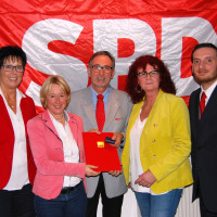 Kreis- und Stadträtin Brigitte Gräbner, MdL Martina Fehlner, Reiner Kryzak-Zeller, MdeP Kerstin Wetsphal. Vrej Borza